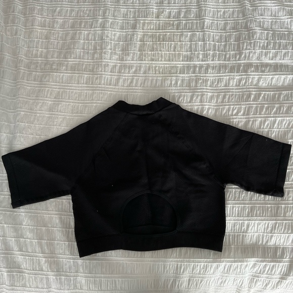 Fabletics Crop - Picture 3 of 3